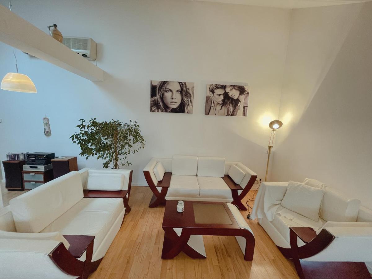 Luxury 150M2 Suite In Most Desirable Area Of Historic Central Вена Экстерьер фото